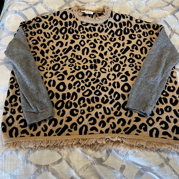 Leopard sweatshirt/sweater - Picture 2 of 4